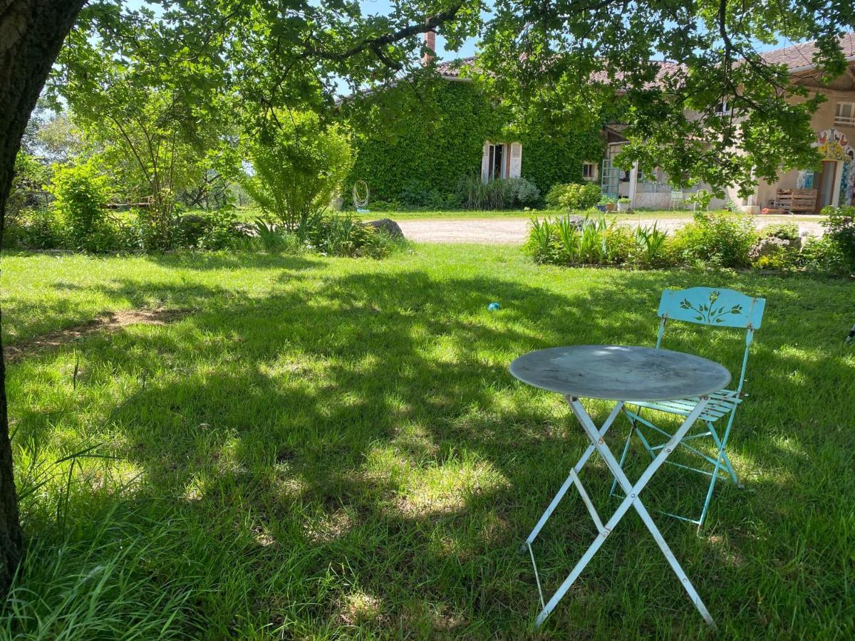 Bed and Breakfast Le Repaire De La Reveuse Saint-Frajou Exterior foto