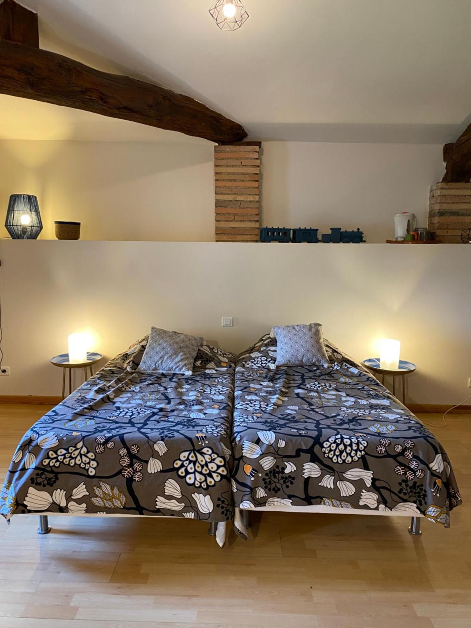 Bed and Breakfast Le Repaire De La Reveuse Saint-Frajou Zimmer foto