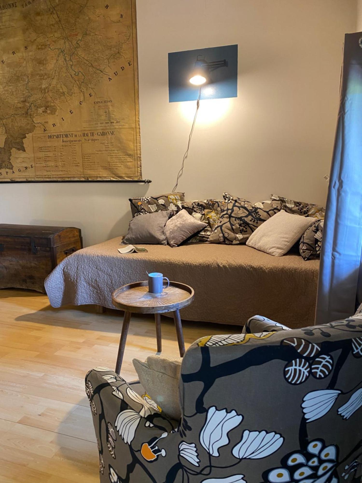 Bed and Breakfast Le Repaire De La Reveuse Saint-Frajou Zimmer foto