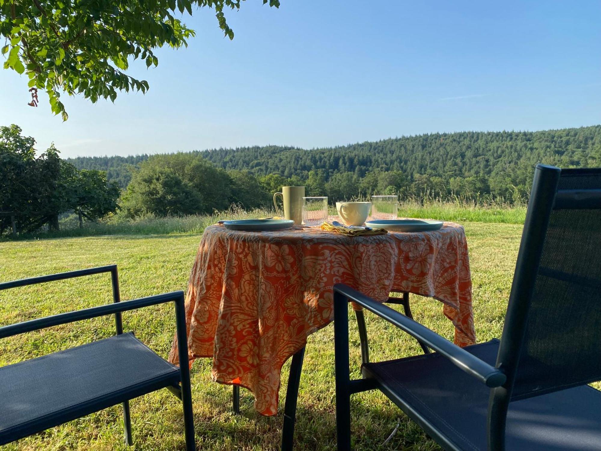 Bed and Breakfast Le Repaire De La Reveuse Saint-Frajou Exterior foto